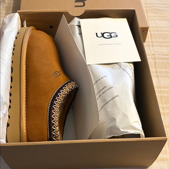 UGG Shoes - Brand New in Box Women’s Ugg’s size 9 pls make sure to read description